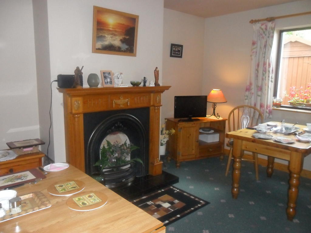 Glen House Room Only Accommodation 욜 외부 사진