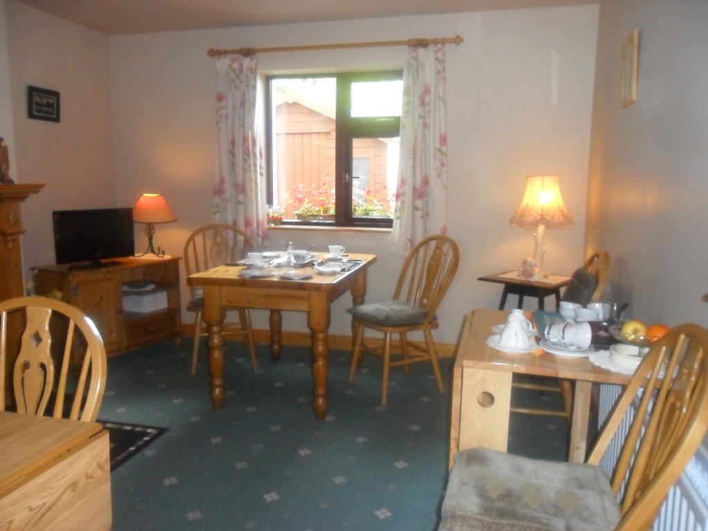 Glen House Room Only Accommodation 욜 외부 사진