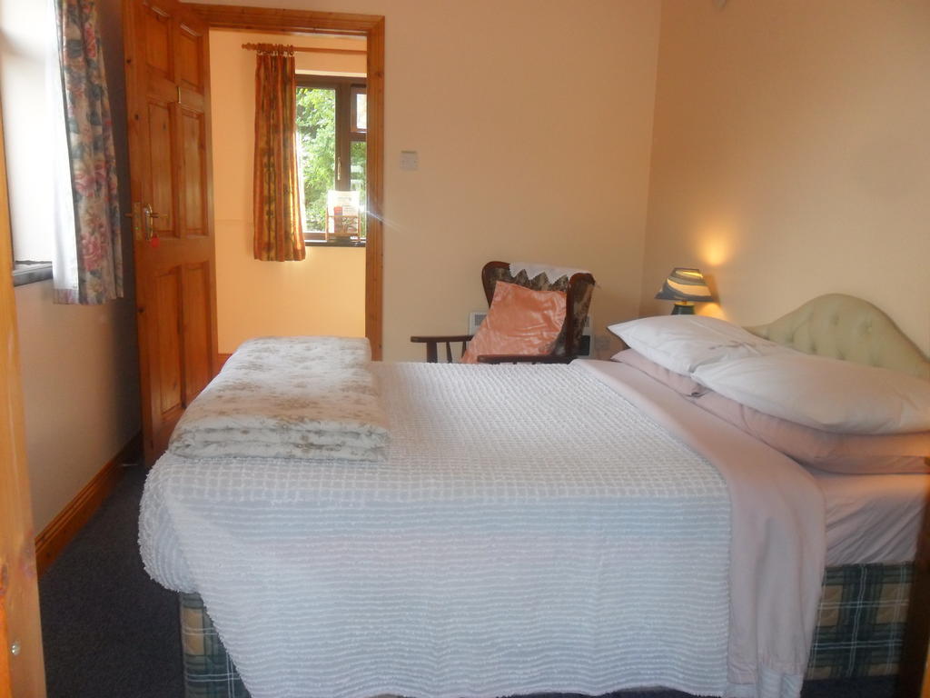 Glen House Room Only Accommodation 욜 외부 사진
